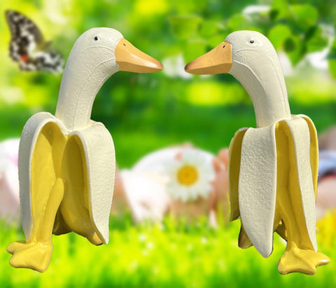 Tellme 2 PCS Banana Duck Statues, Creative Whimsical Garden Art Resin Gnome Sculptures, Outdoor Personalized Decors, Cute Banana Ornaments for Yard, Porch, Office, Home, Funny Housewarming Gifts.