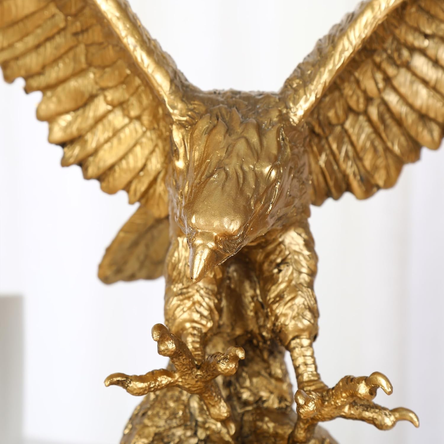 Golden Eagle Statue, Flying Wild Bird Eagle Decorative Bronze Patina Resin Figurine（M）