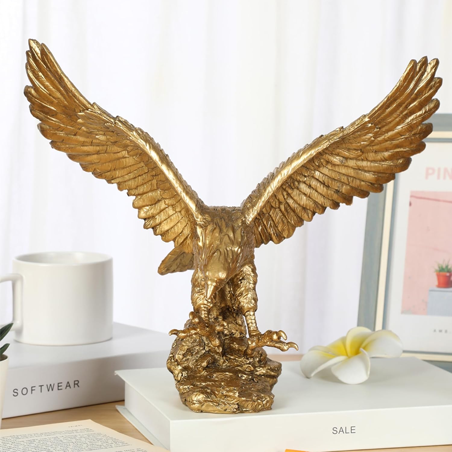 Golden Eagle Statue, Flying Wild Bird Eagle Decorative Bronze Patina Resin Figurine（M）