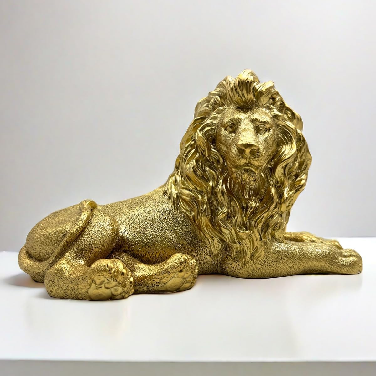 10 Inch Lion Statue Figurine Sculpture Resin Collectible Gifts for Lion Lover Office Home Decor Desk Accessories Decoration Garden Figurines Outdoor Decor Gold