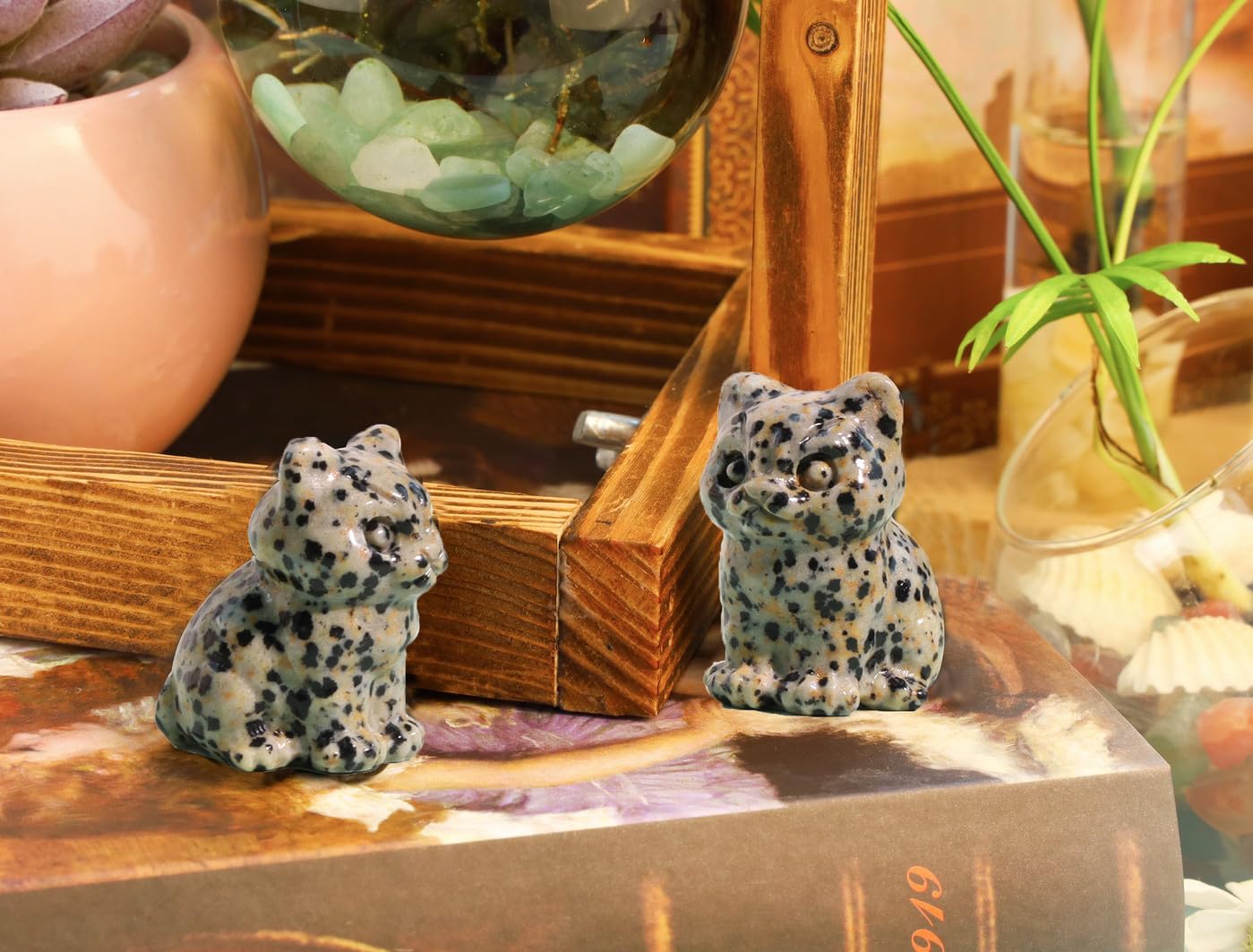 Cat Decor Black Obsidian Cat Crystal Figurines Crystals Gifts for Cat Lovers Men Women Lucky Cute Cat Statue for Room Desk Decor 1PC