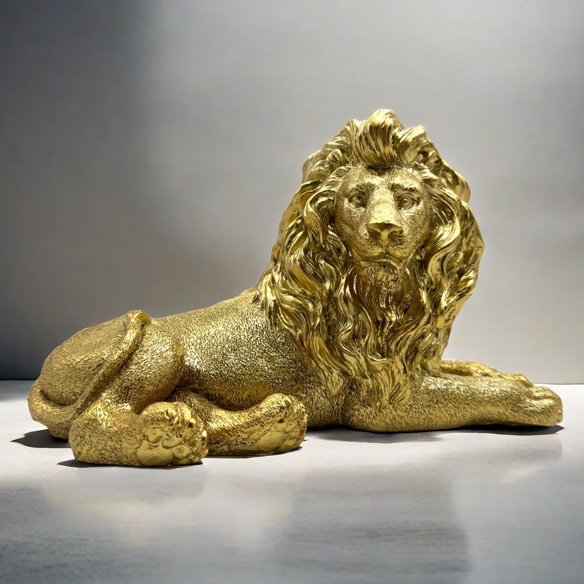 10 Inch Lion Statue Figurine Sculpture Resin Collectible Gifts for Lion Lover Office Home Decor Desk Accessories Decoration Garden Figurines Outdoor Decor Gold