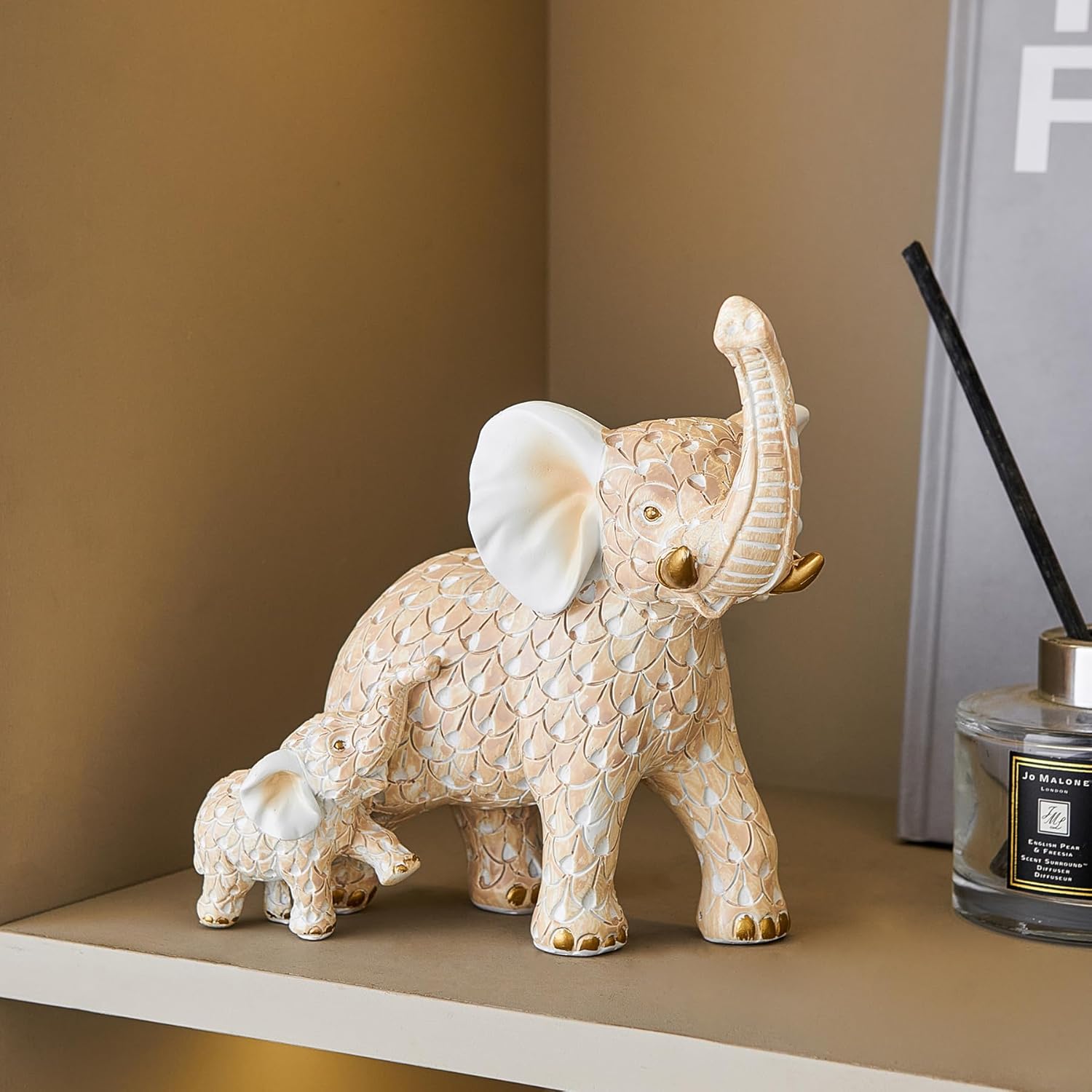 Home Decor Elephant Statue, Rustic Gold Coffee Tabel Bookshelf Decor Acctens, Elephant Decoration for Good Luck, Mom Gifts, Home Living Room Bedroom Office Decorations (Rustic Gold Elephant)