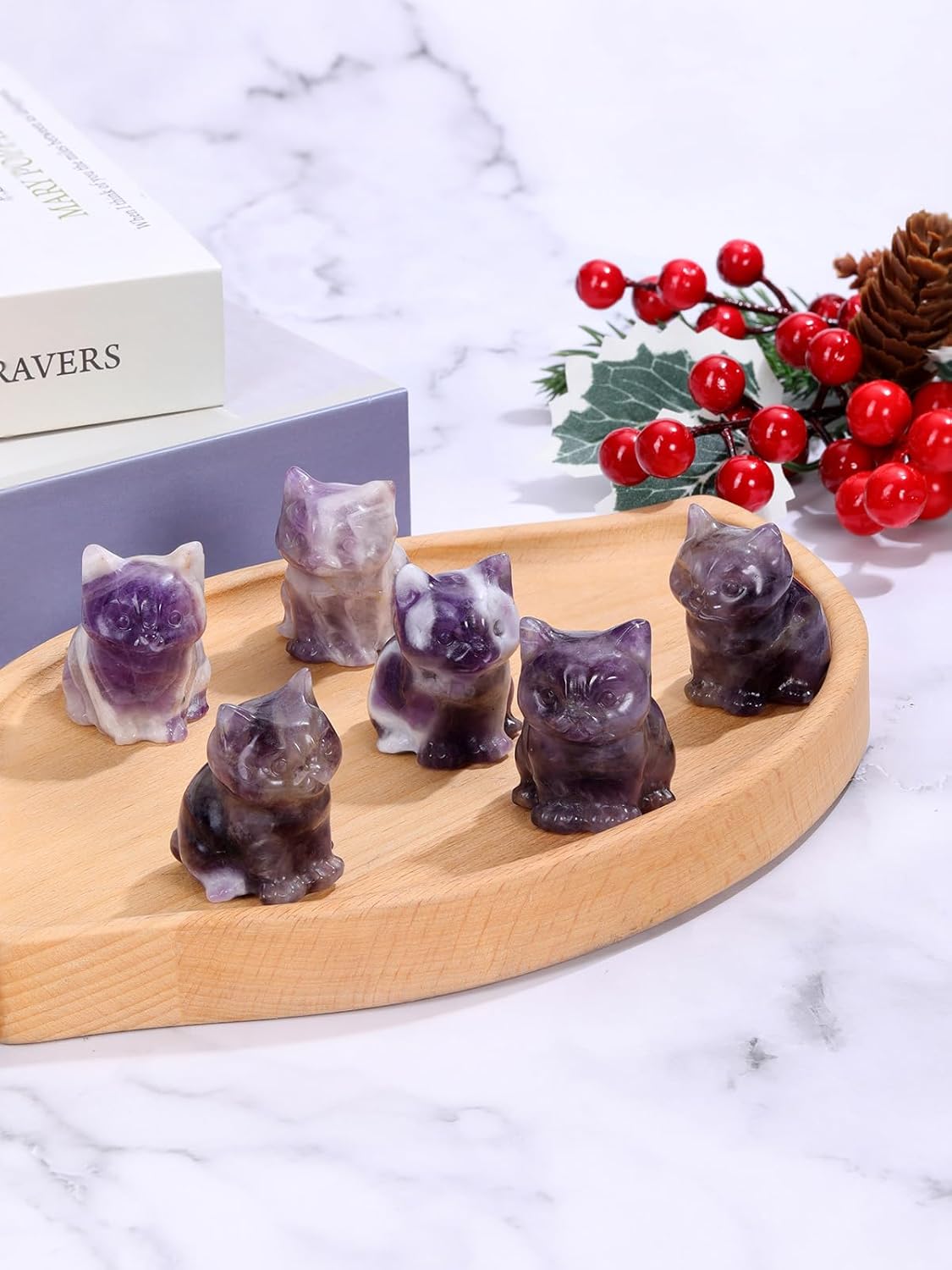 Amethyst Crystal Cat Figurine Carved Healing Crystal Gemstone Cat Lucky Cute Stone Cat Statue Ornament for Home Office Desk Meditation Decor Mini Cat Gifts for Cat Lover Christmas