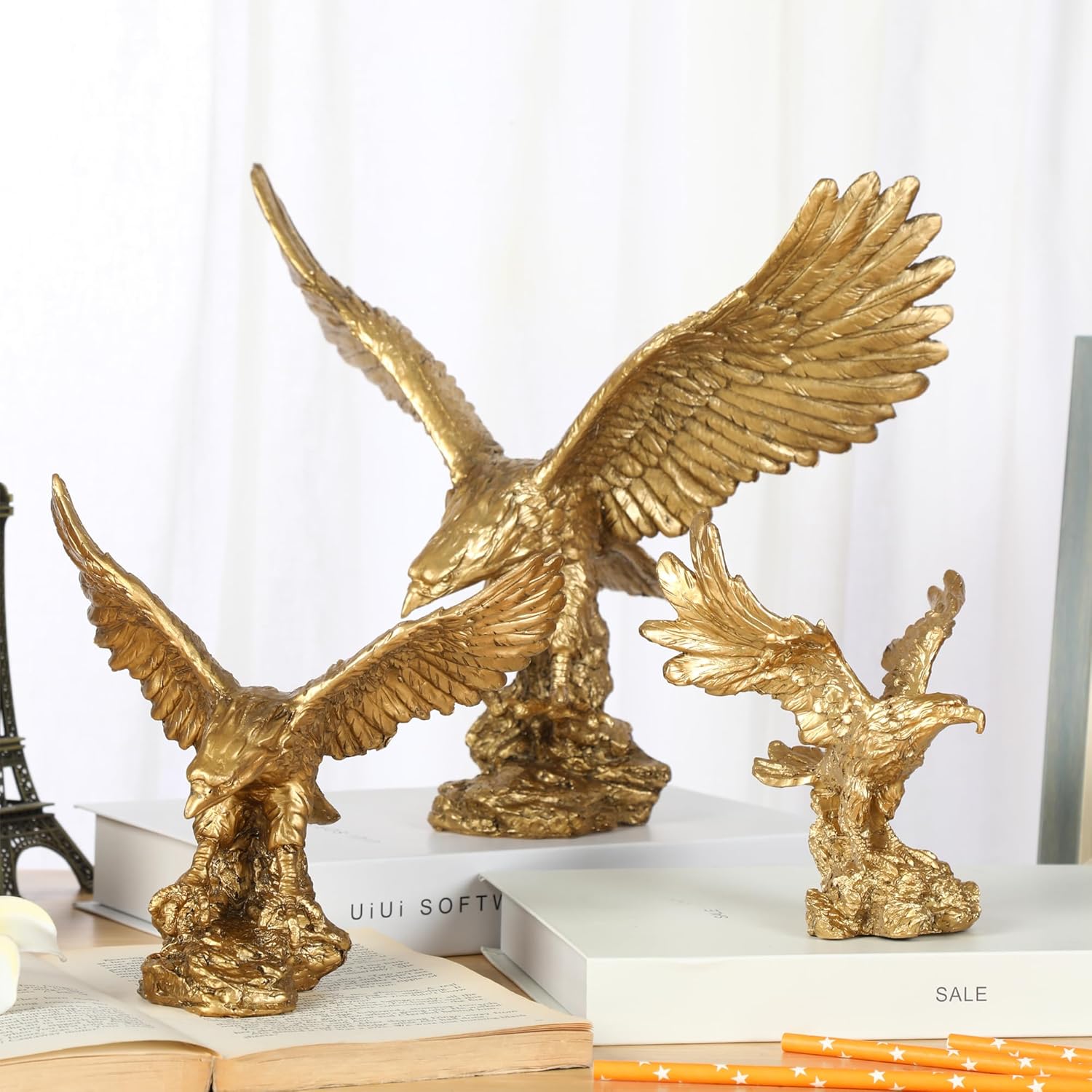 Golden Eagle Statue, Flying Wild Bird Eagle Decorative Bronze Patina Resin Figurine（M）