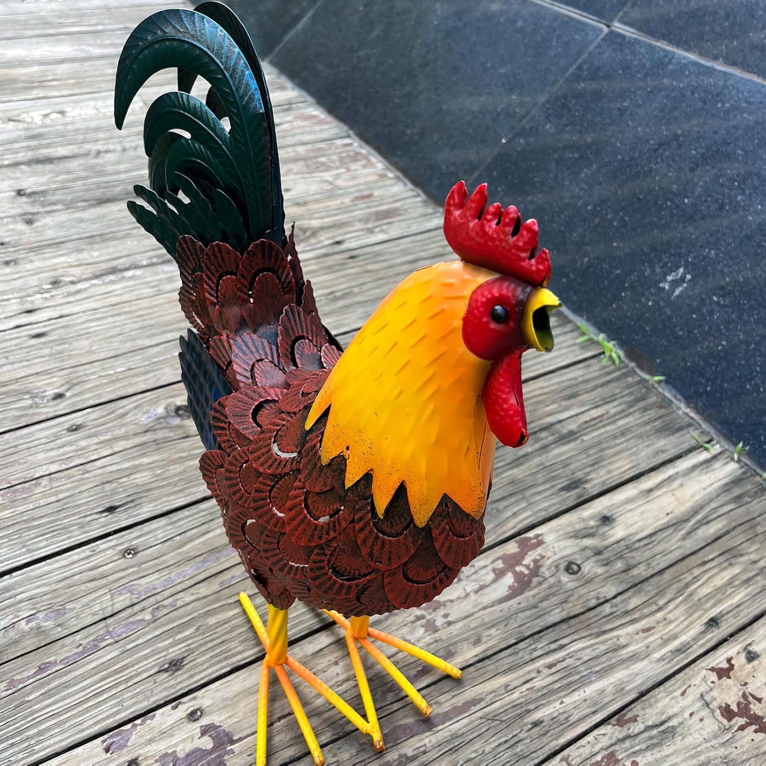 Metal Rooster Yard Decor, 16" Metal Chicken Yard Art, Garden Rooster Statues & Sculpture, Farmhouse Lawn Iron Chicken Figurines, Rooster Animal Decoration for Patio Backyard Home Kitchen