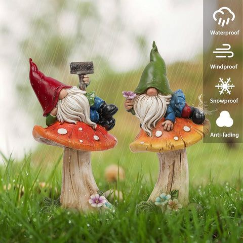 TERESA'S COLLECTIONS Resin Statues for Yard, Set of 2 Cute Garden Gnomes on Mushroom Statues for Outdoor Patio Porch Lawn, Ideal Gift for Dad Mom Birthday, Outside Decor Housewarming Gifts, 6.7"